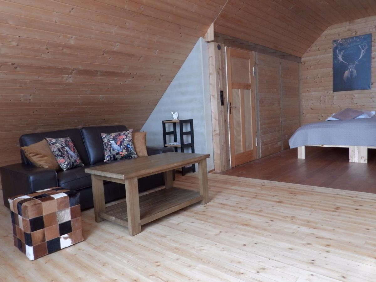 Susanna Neu Mit Netflix Traveller Awards 2025 Lodge *